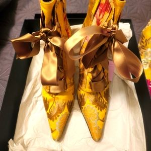 Oscar de la Renta brand new boots.